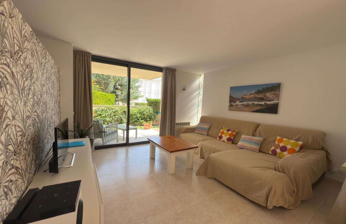 Two-bedroom apartment with pool for long-term rental in Llenaire, Pollensa, Mallorca